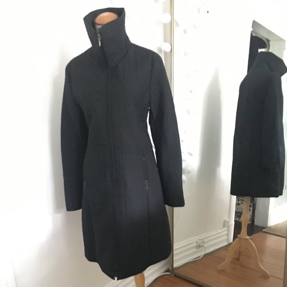 DKNY BLACK QUILTED COAT WITH ZIPPER SIZE SMALL - Picture 1 of 5
